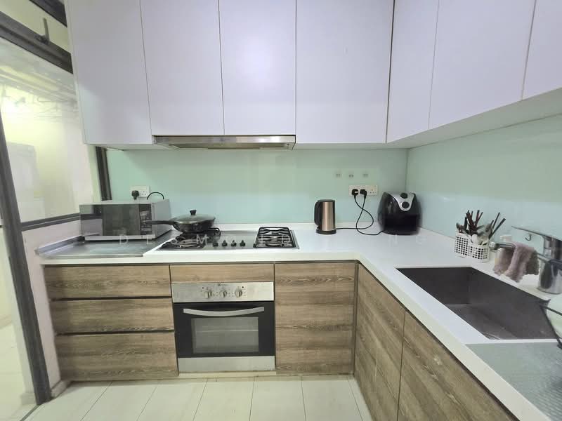 The Topiary, 15 Fernvale Lane, 4 Bedrooms, 1,367 sqft, Executive Condominium For Sale, by Desmond Wong, 500116219 - Kitchen - PropertyGuru.com.sg