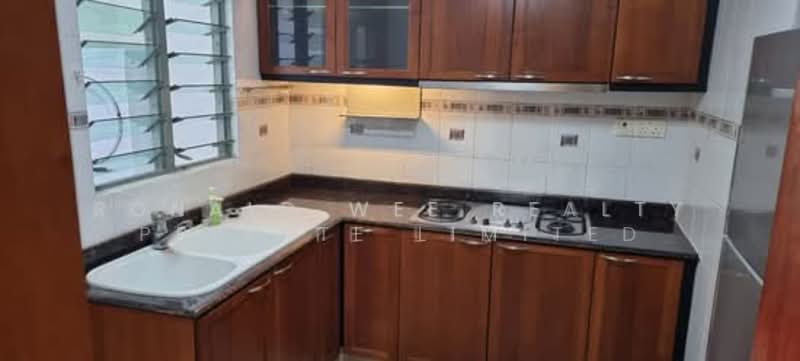 Aspen Heights, 261 River Valley Road, 2 Bedrooms, 883 sqft, Condominium For Rent, by RONALD, 500116220 - Kitchen - PropertyGuru.com.sg