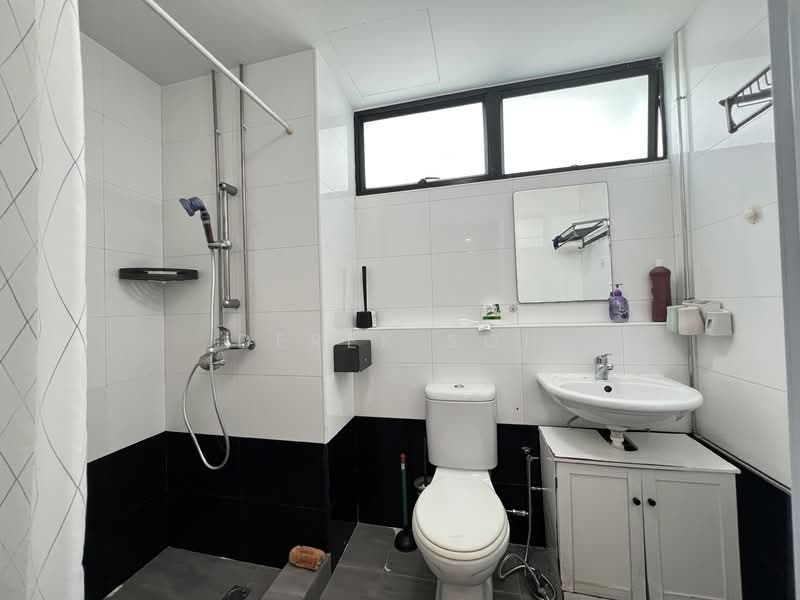 Fernwood Towers, 24 Fernwood Terrace, Room Rental, 240 sqft, Condominium For Rent, by Derek Soh, 500116228 - PropertyGuru.com.sg