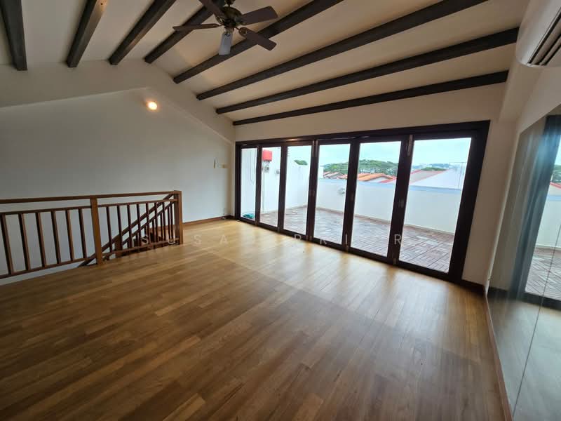 Blair Amazing 5+2+2 6000 sf!!, Spottiswoode Park Road, Blair Road, 6 Bedrooms, 5,900 sqft, Conservation House For Sale, by Susan Prior, 500116230 - Balcony - PropertyGuru.com.sg