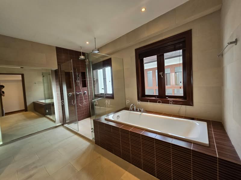 Blair Amazing 5+2+2 6000 sf!!, Spottiswoode Park Road, Blair Road, 6 Bedrooms, 5,900 sqft, Conservation House For Sale, by Susan Prior, 500116230 - Bathroom - PropertyGuru.com.sg