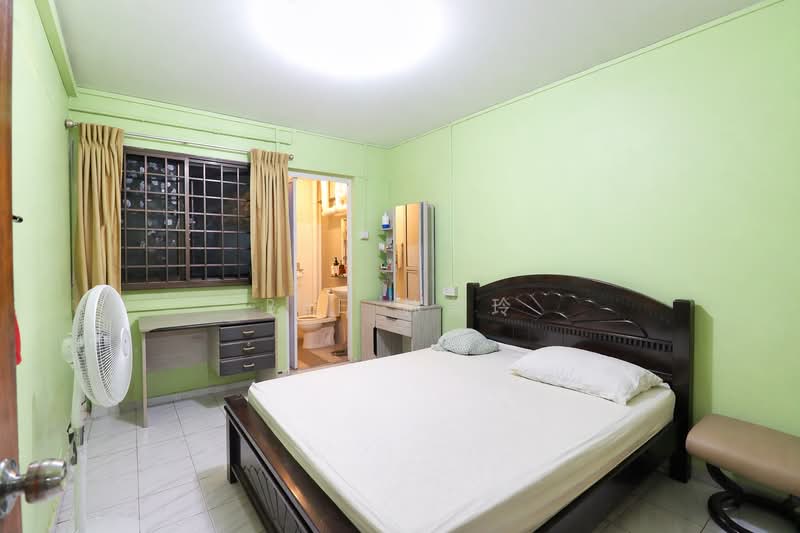 108 Bedok Reservoir Road, 108 Bedok Reservoir Road, 3 Bedrooms, 1,001 sqft, HDB Flat For Sale, by Bee 林美玲, 500116232 - Master Room  (Original) - PropertyGuru.com.sg