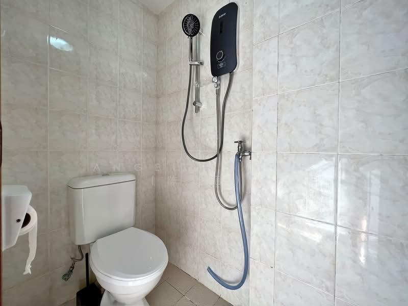 Southaven II, 33 Hindhede Walk, Room Rental, 120 sqft, Condominium For Rent, by Angeline Tan (陈慧恩）, 500116234 - Bathroom - PropertyGuru.com.sg