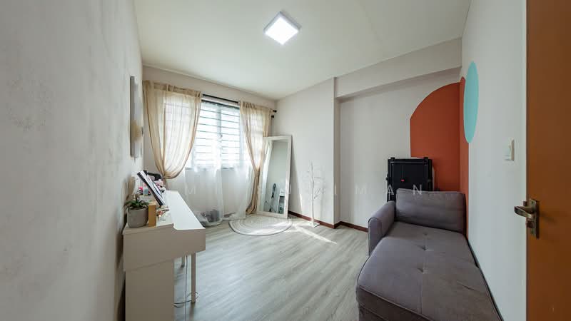 183A Woodlands Street 13, 183A Woodlands Street 13, 3 Bedrooms, 1,001 sqft, HDB Flat For Sale, by Azmi Suliman, 500116261 - Common Bedroom 1 - PropertyGuru.com.sg