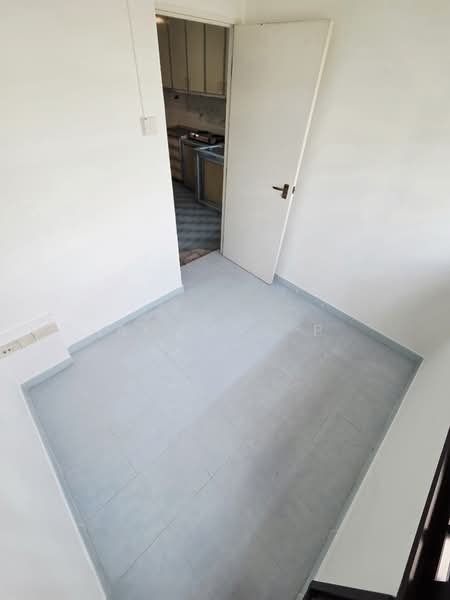 422 Ang Mo Kio Avenue 3, 422 Ang Mo Kio Avenue 3, 3 Bedrooms, 786 sqft, HDB Flat For Sale, by Amanda P, 500116271 - Kitchen - PropertyGuru.com.sg