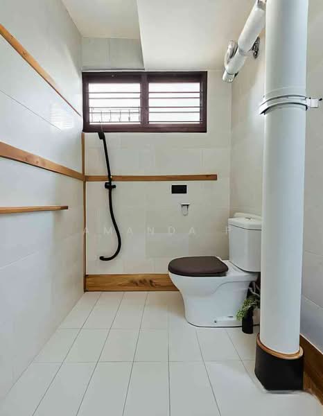 422 Ang Mo Kio Avenue 3, 422 Ang Mo Kio Avenue 3, 3 Bedrooms, 786 sqft, HDB Flat For Sale, by Amanda P, 500116271 - Bathroom - PropertyGuru.com.sg