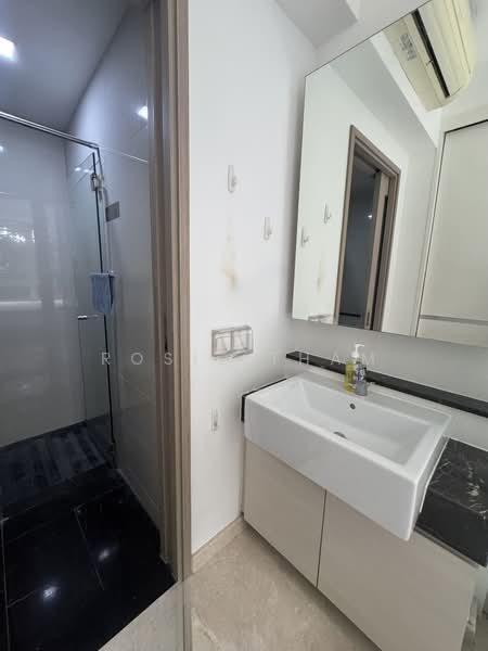 Flamingo Valley, 480 Siglap Road, 1 Bedroom, 400 sqft, Condominium For Rent, by Rosie Tham, 500116273 - Bathroom - PropertyGuru.com.sg