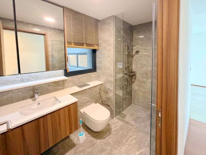 Lentor Modern, 3 Lentor Central, 3 Bedrooms, 990 sqft, Condominium For Sale, by John Tan 奕欣, 500116274 - Bathroom - PropertyGuru.com.sg