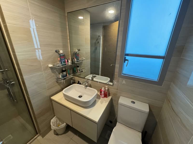 The Santorini, Tampines Street 86, 2 Bedrooms, 753 sqft, Condominium For Rent, by Henry Na, 500116277 - Bathroom - PropertyGuru.com.sg