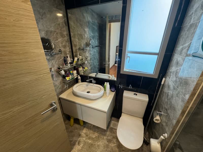 The Santorini, Tampines Street 86, 2 Bedrooms, 753 sqft, Condominium For Rent, by Henry Na, 500116277 - Bathroom - PropertyGuru.com.sg