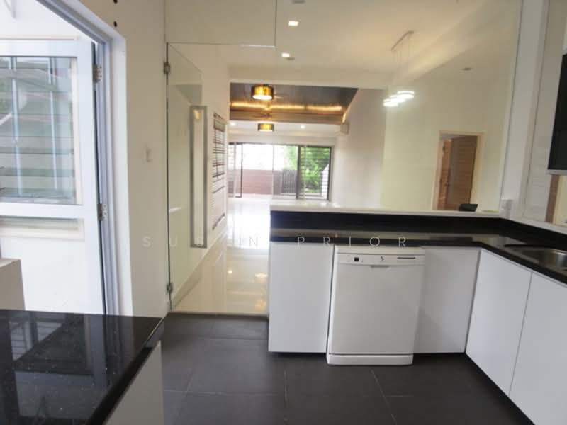 Clementi Park, 123 Sunset Way, 3 Bedrooms, 1,754 sqft, Condominium For Sale, by Susan Prior, 500116279 - Kitchen - PropertyGuru.com.sg