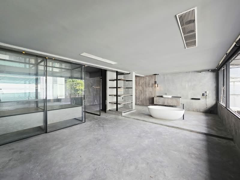 Race Course/ Rangoon Dazzling Loft 2/3 Bed, Rangoon Road, 3 Bedrooms, 1,870 sqft, Walk-up Apartment For Rent, by Susan Prior, 500116287 - PropertyGuru.com.sg