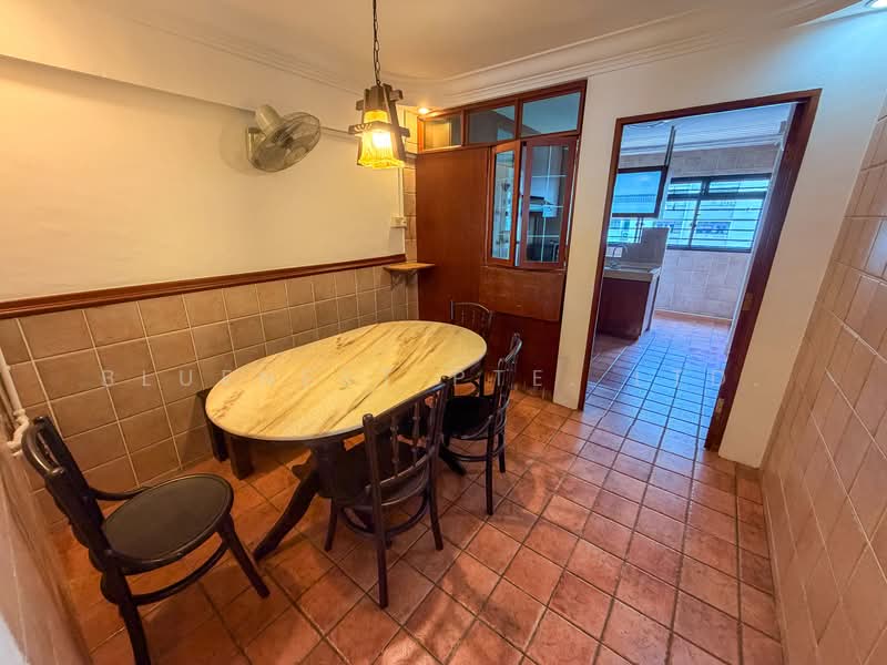 302 Clementi Avenue 4, 302 Clementi Avenue 4, 3 Bedrooms, 990 sqft, HDB Flat For Sale, by JOREEN LIM, 500116292 - Dining Room - PropertyGuru.com.sg