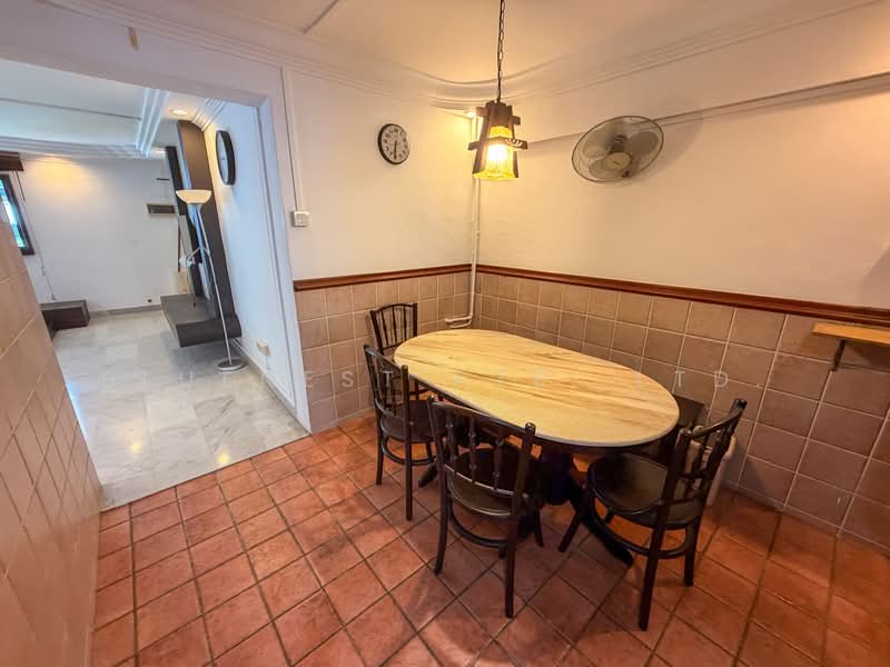 302 Clementi Avenue 4, 302 Clementi Avenue 4, 3 Bedrooms, 990 sqft, HDB Flat For Sale, by JOREEN LIM, 500116292 - Dining Room - PropertyGuru.com.sg