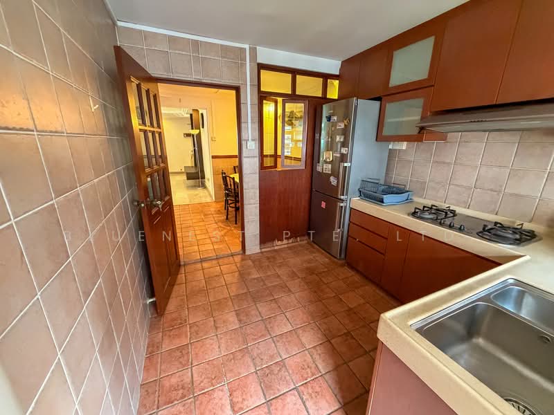302 Clementi Avenue 4, 302 Clementi Avenue 4, 3 Bedrooms, 990 sqft, HDB Flat For Sale, by JOREEN LIM, 500116292 - Kitchen - PropertyGuru.com.sg