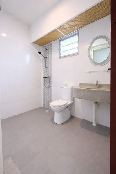890B Woodlands Drive 50, 890B Woodlands Drive 50, 3 Bedrooms, 1,216 sqft, HDB Flat For Sale, by Ang ShiQi, 500116293 - Bathroom - PropertyGuru.com.sg