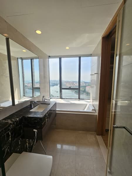 Concourse Skyline, 296 Beach Road, 5 Bedrooms, 2,260 sqft, Condominium For Rent, by Hong Fok Land, 500116294 - Bathroom - PropertyGuru.com.sg