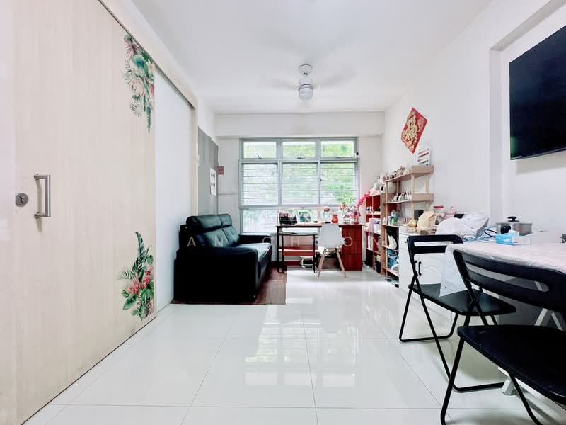 150A Corporation Drive, 150A Corporation Drive, 1 Bedroom, 554 sqft, HDB Flat For Sale, by Lean Cheong, 500116325 - Living Room - PropertyGuru.com.sg