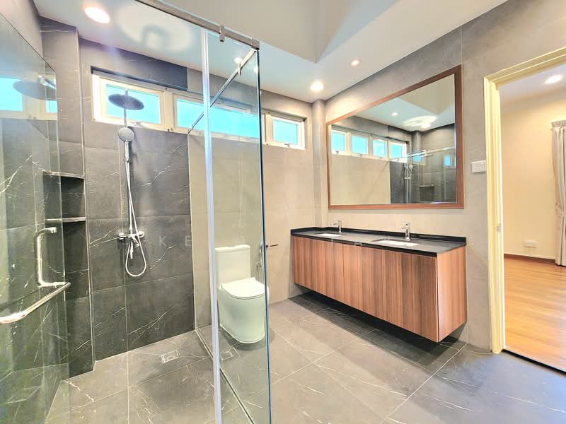 Frankel Estate, Siglap View, 6 Bedrooms, 5,300 sqft, Semi-Detached House For Rent, by Kelvin Tan, 500116327 - Bathroom - PropertyGuru.com.sg