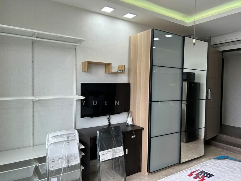 Simei Green Condominium, 9 Simei Street 4, 1 Bedroom, 350 sqft, Condominium For Rent, by Jayden Chen, 500116332 - Wardrobe - PropertyGuru.com.sg