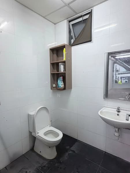 Mandai Connection, 7 Mandai Link, 1,711 sqft, Factory / Workshop (B2) For Rent, by Aren Goh, 500116341 - Bathroom - CommercialGuru.com.sg