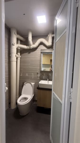 183 Bishan Street 13, 183 Bishan Street 13, 3 Bedrooms, 1,302 sqft, HDB Flat For Rent, by Jasmine Yee, 500116346 - Bathroom - PropertyGuru.com.sg