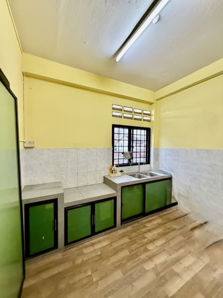 Upper Thomson Road Shop Houses, 272 Upper Thomson Road, 1,195 sqft, Shop / Shophouse For Rent, by Lin Jiayang, 500116361 - Kitchen - CommercialGuru.com.sg