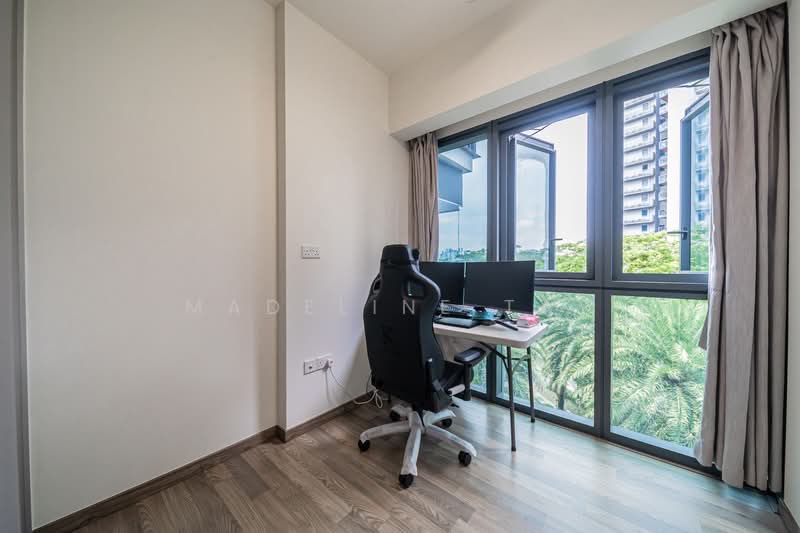 Lakeville, 1 Jurong Lake Link, 4 Bedrooms, 1,270 sqft, Condominium For Sale, by Madeline Tay, 500116370 - Study - PropertyGuru.com.sg