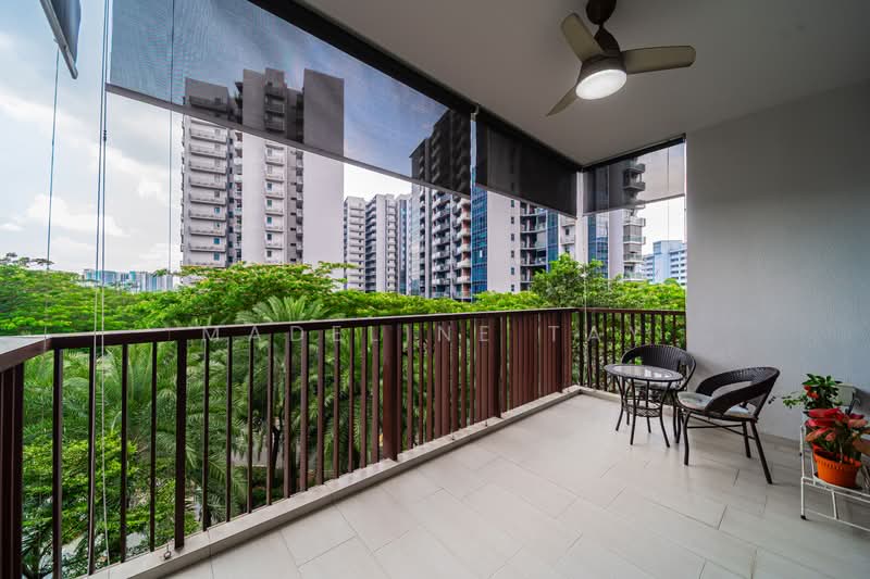 Lakeville, 1 Jurong Lake Link, 4 Bedrooms, 1,270 sqft, Condominium For Sale, by Madeline Tay, 500116370 - Balcony - PropertyGuru.com.sg