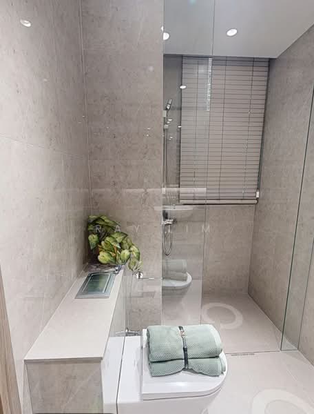 ELTA, 12 Clementi Avenue 1, 5 Bedrooms, 1,776 sqft, Apartment For Sale, by Ray Lim, 500116372 - Bathroom - PropertyGuru.com.sg