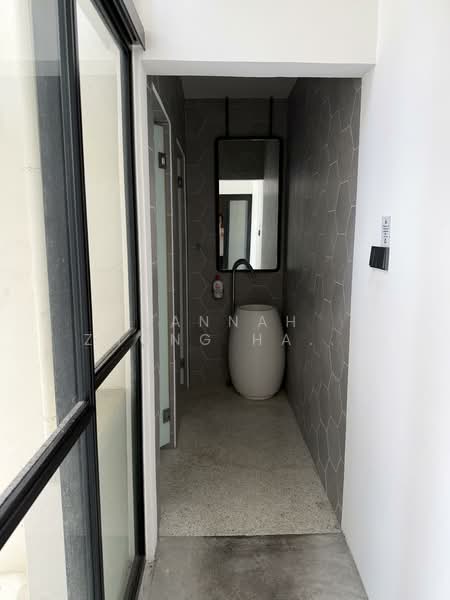 Amoy Street Office Space, Amoy street, 2,600 sqft, Office For Rent, by Hannah Zhong Hanmei, 500116388 - Bathroom - CommercialGuru.com.sg
