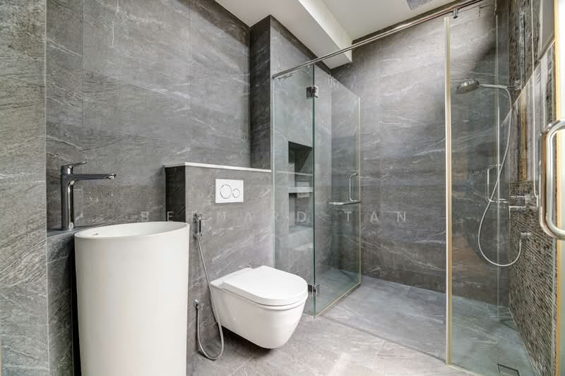 Picardy Gardens, Jalan Pari Burong, 7 Bedrooms, 7,000 sqft, Detached House For Sale, by Bernard Tan, 500116392 - Bathroom - PropertyGuru.com.sg