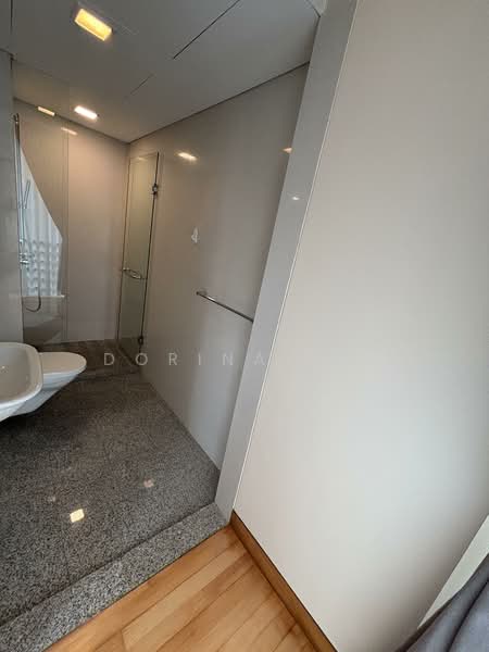 The Edge on Cairnhill, 130 Cairnhill Road, 4 Bedrooms, 2,418 sqft, Condominium For Rent, by Dorina Lee, 500116403 - Bathroom - PropertyGuru.com.sg