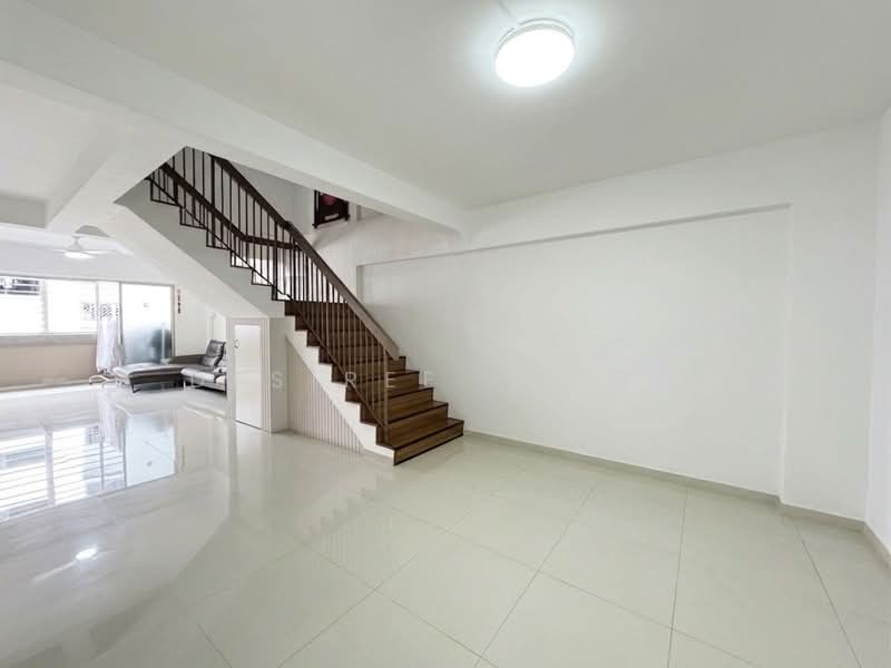 640 Hougang Avenue 8, 640 Hougang Avenue 8, 3 Bedrooms, 1,593 sqft, HDB Flat For Sale, by Desiree Leung, 500116424 - Living Room - PropertyGuru.com.sg