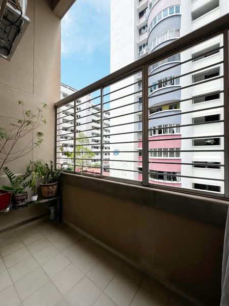 640 Hougang Avenue 8, 640 Hougang Avenue 8, 3 Bedrooms, 1,593 sqft, HDB Flat For Sale, by Desiree Leung, 500116424 - Balcony - PropertyGuru.com.sg