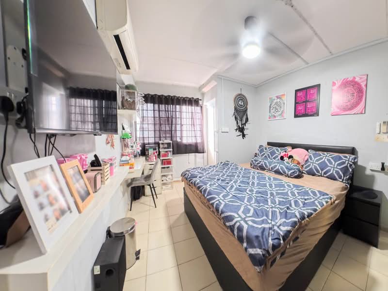 363 Yishun Ring Road, 363 Yishun Ring Road, 2 Bedrooms, 797 sqft, HDB Flat For Sale, by Fai Ibrahim, 500116431 - Bedroom - PropertyGuru.com.sg