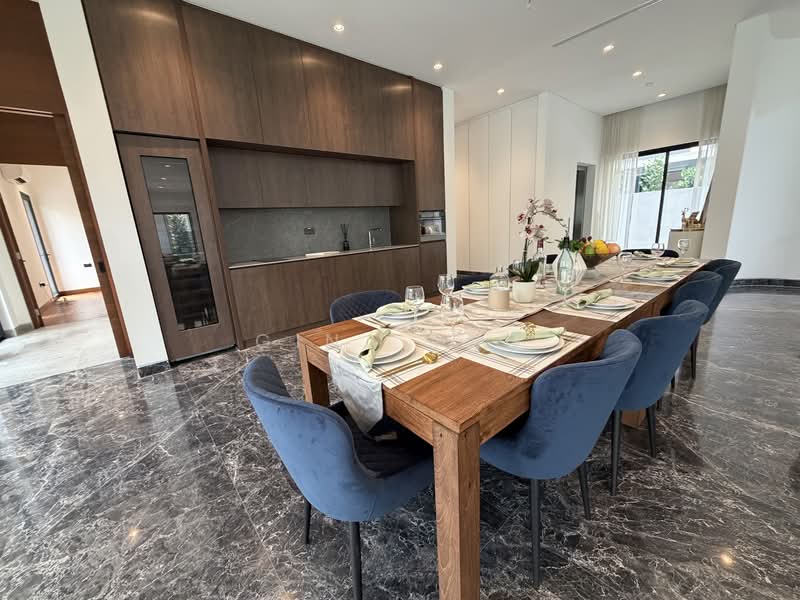 Brand New Freehold Bungalow @District 11, Charming bungalow at Mount Rosie, 8 Bedrooms, 16,031 sqft, Bungalow House For Sale, by Gina Tng, 500116445 - PropertyGuru.com.sg