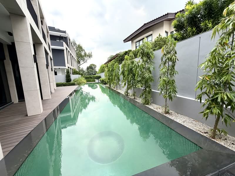 Brand New Freehold Bungalow @District 11, Charming bungalow at Mount Rosie, 8 Bedrooms, 16,031 sqft, Bungalow House For Sale, by Gina Tng, 500116445 - Exterior - PropertyGuru.com.sg