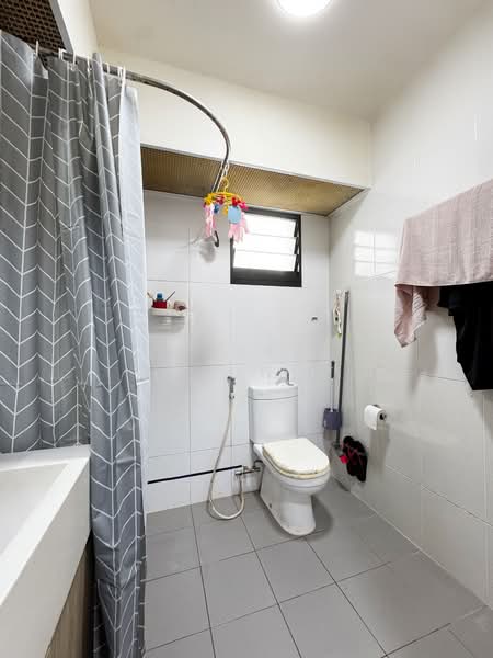 114A Alkaff Crescent, 114A  Alkaff Crescent, 2 Bedrooms, 732 sqft, HDB Flat For Sale, by Desiree Leung, 500116450 - Bathroom - PropertyGuru.com.sg