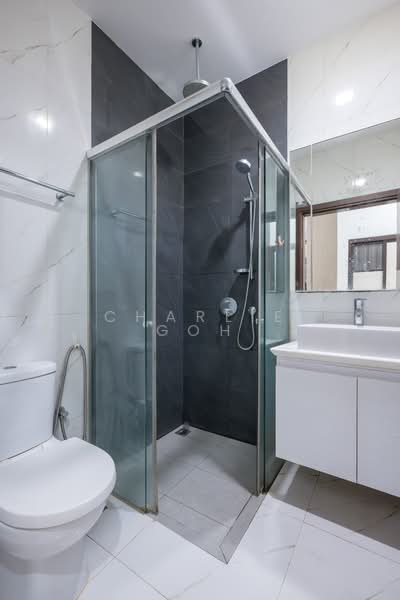 Urban Vista, 12 Tanah Merah Kechil Link, 3 Bedrooms, 850 sqft, Condominium For Sale, by Charlie Goh, 500116453 - Bathroom - PropertyGuru.com.sg