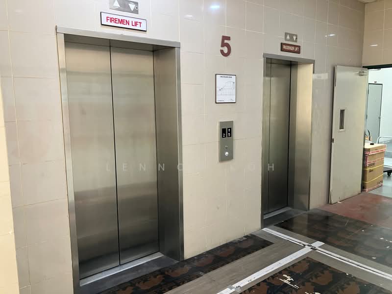 CSI Distribution Centre, 2 Kim Chuan Drive, Hougang / Punggol / Sengkang, 3,735 sqft, Factory / Workshop (B2) For Sale, by Lennon Koh, 500116473 - Passenger lifts - CommercialGuru.com.sg