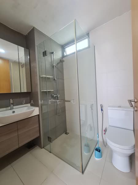 Skies Miltonia, 29 Miltonia Close, 2 Bedrooms, 710 sqft, Condominium For Rent, by James Chong, 500116474 - Bathroom - PropertyGuru.com.sg