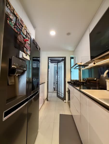 The Topiary, 15 Fernvale Lane, 4 Bedrooms, 1,389 sqft, Executive Condominium For Sale, by Angeline Ho, 500116475 - Kitchen - PropertyGuru.com.sg