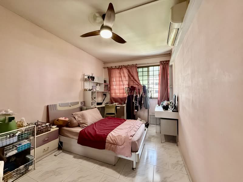 549 Hougang Street 51, 549 Hougang Street 51, 3 Bedrooms, 1,109 sqft, HDB Flat For Sale, by Aloysius Lim, 500116483 - Bedroom - PropertyGuru.com.sg