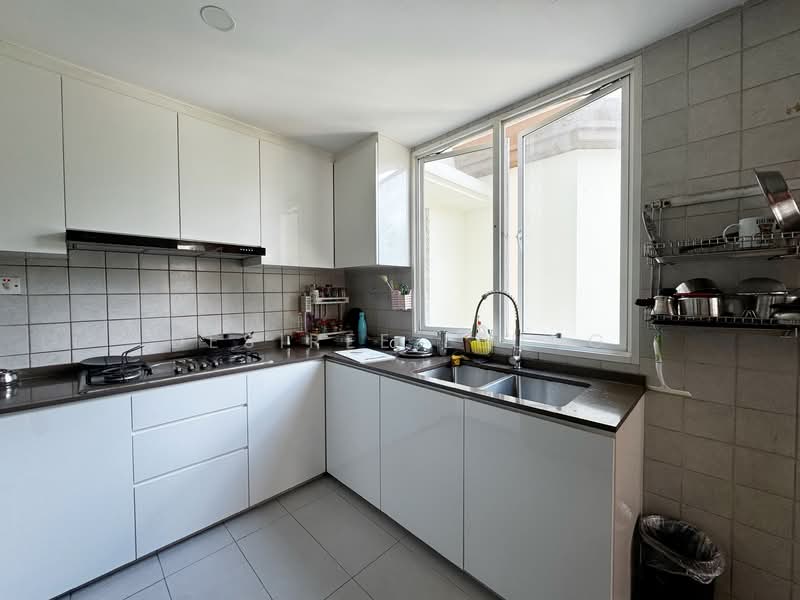 The Tropica, 51 Tampines Avenue 1, 3 Bedrooms, 1,237 sqft, Condominium For Rent, by Desiree Leung, 500116487 - Kitchen - PropertyGuru.com.sg