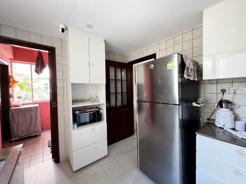 The Tropica, 51 Tampines Avenue 1, 3 Bedrooms, 1,237 sqft, Condominium For Rent, by Desiree Leung, 500116487 - Kitchen - PropertyGuru.com.sg