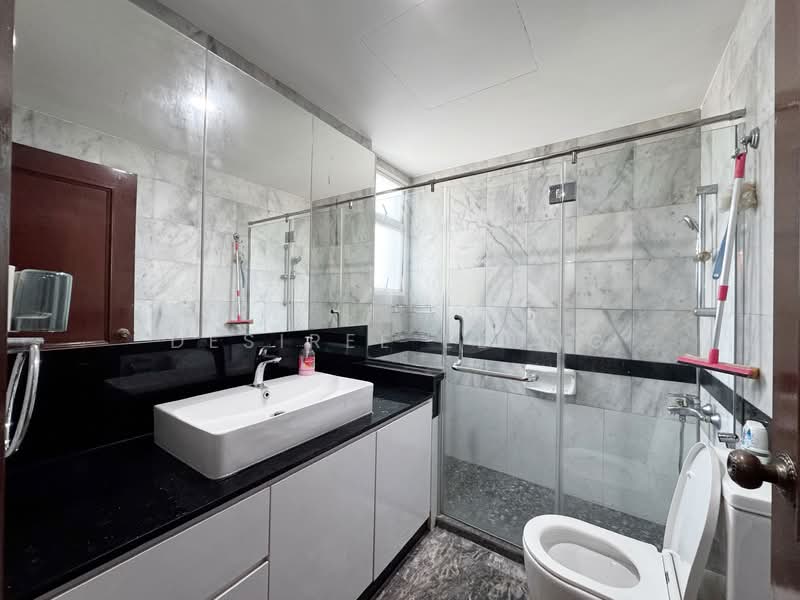 The Tropica, 51 Tampines Avenue 1, 3 Bedrooms, 1,237 sqft, Condominium For Rent, by Desiree Leung, 500116487 - Bathroom - PropertyGuru.com.sg