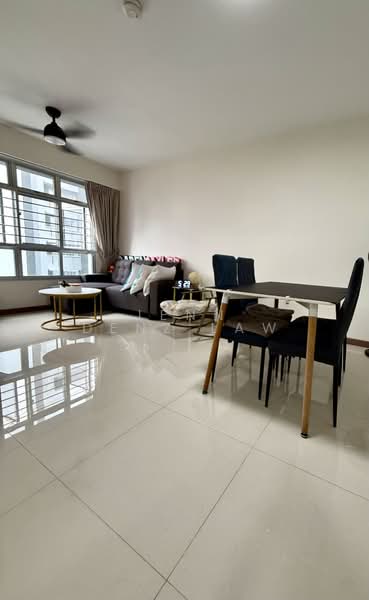 470A Yishun Street 42, 470A Yishun Street 42, Room Rental, 100 sqft, HDB Flat For Rent, by Jenn Denz Law, 500116492 - Living Room - PropertyGuru.com.sg