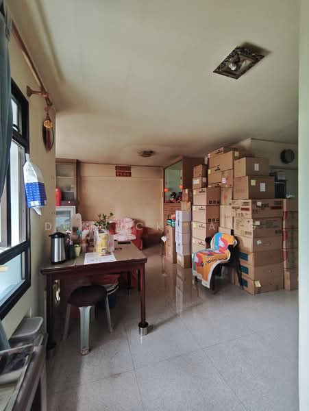 73A Redhill Road, 73A Redhill Road, 3 Bedrooms, 1,238 sqft, HDB Flat For Sale, by Derrick Tang, 500116509 - Living Room - PropertyGuru.com.sg