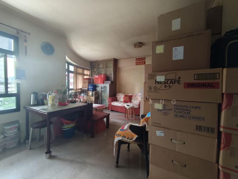 73A Redhill Road, 73A Redhill Road, 3 Bedrooms, 1,238 sqft, HDB Flat For Sale, by Derrick Tang, 500116509 - Living Room - PropertyGuru.com.sg